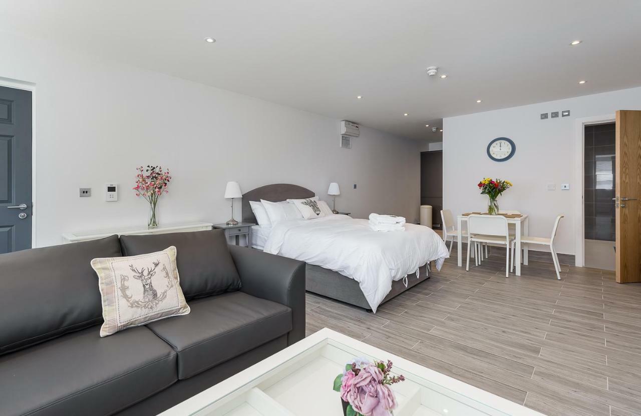 The Lion Gate Apartments East Molesey Exteriér fotografie