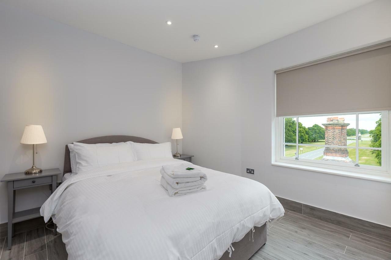 The Lion Gate Apartments East Molesey Exteriér fotografie