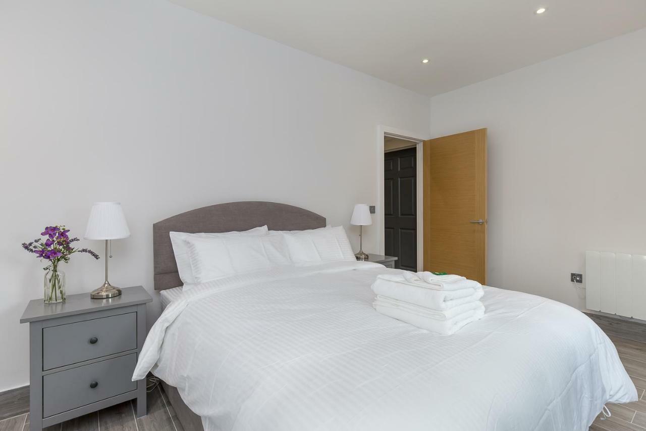 The Lion Gate Apartments East Molesey Exteriér fotografie