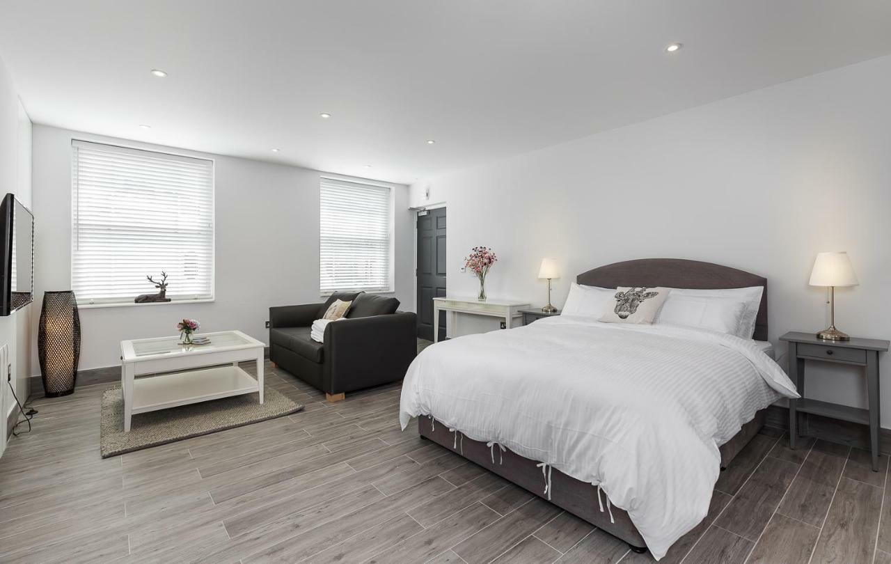 The Lion Gate Apartments East Molesey Exteriér fotografie
