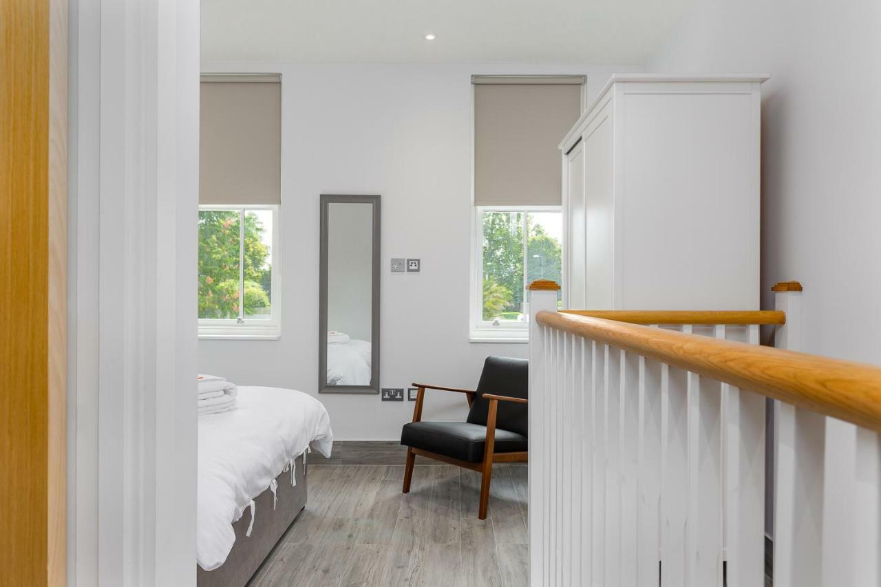 The Lion Gate Apartments East Molesey Exteriér fotografie